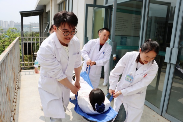 Ծ(zhn)δ ȼ (i)St(y)Ժt(y)Ժȫ(sh)(zhn)ݾM(jn)Еr(sh)