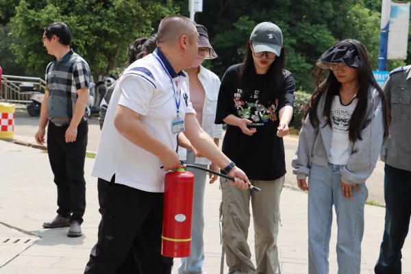 Ծ(zhn)δ ȼ (i)St(y)Ժt(y)Ժȫ(sh)(zhn)ݾM(jn)Еr(sh)